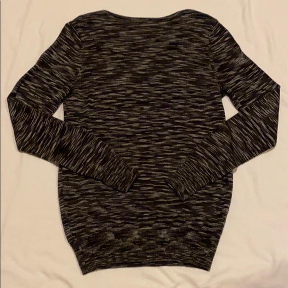 Ann Taylor Loft V-neck sweater - Picture 4 of 9